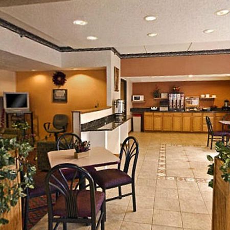 Americas Best Value Inn Waukegan Exterior foto